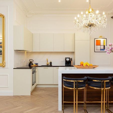 Royal Apartment Kopernika By Renters Prestige Варшава Екстериор снимка