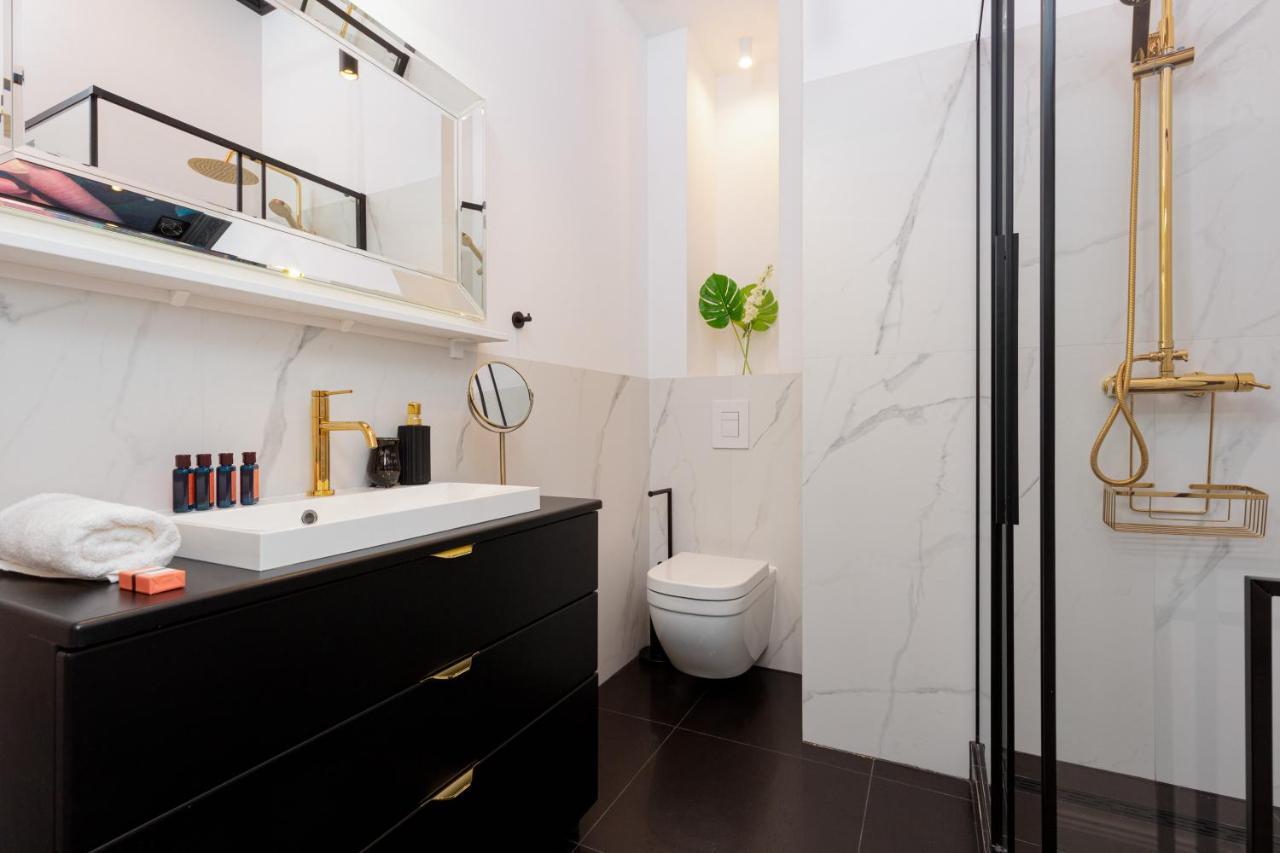 Royal Apartment Kopernika By Renters Prestige Варшава Екстериор снимка
