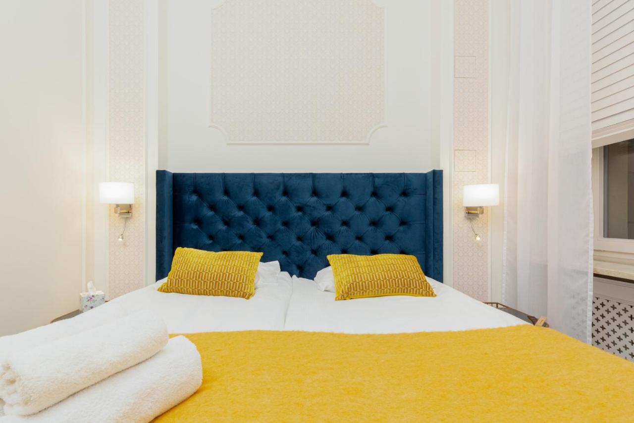 Royal Apartment Kopernika By Renters Prestige Варшава Екстериор снимка