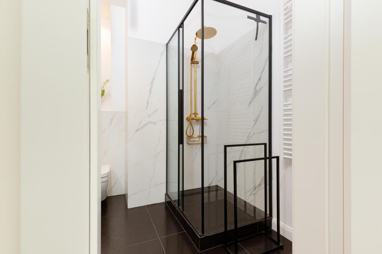 Royal Apartment Kopernika By Renters Prestige Варшава Екстериор снимка