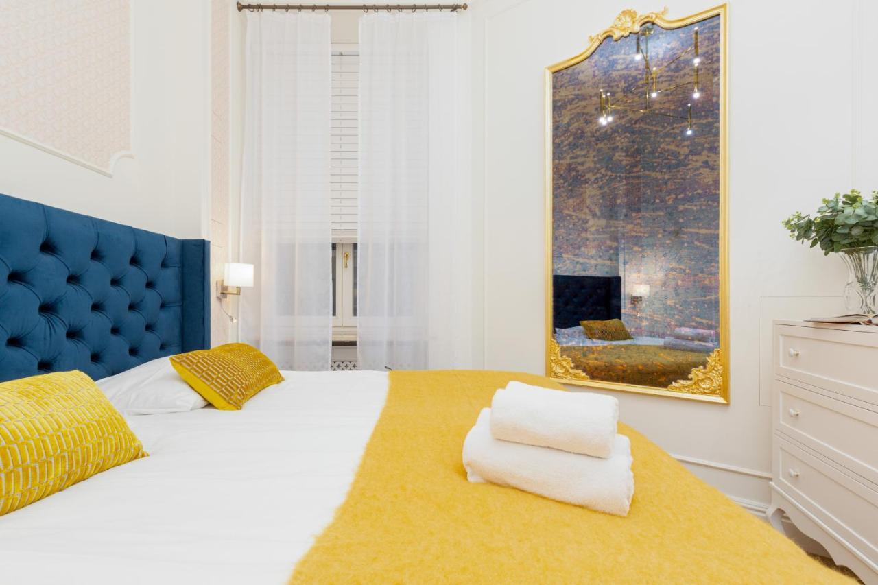 Royal Apartment Kopernika By Renters Prestige Варшава Екстериор снимка